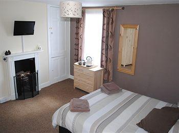 The Beaufort Arms Cheltenham Esterno foto